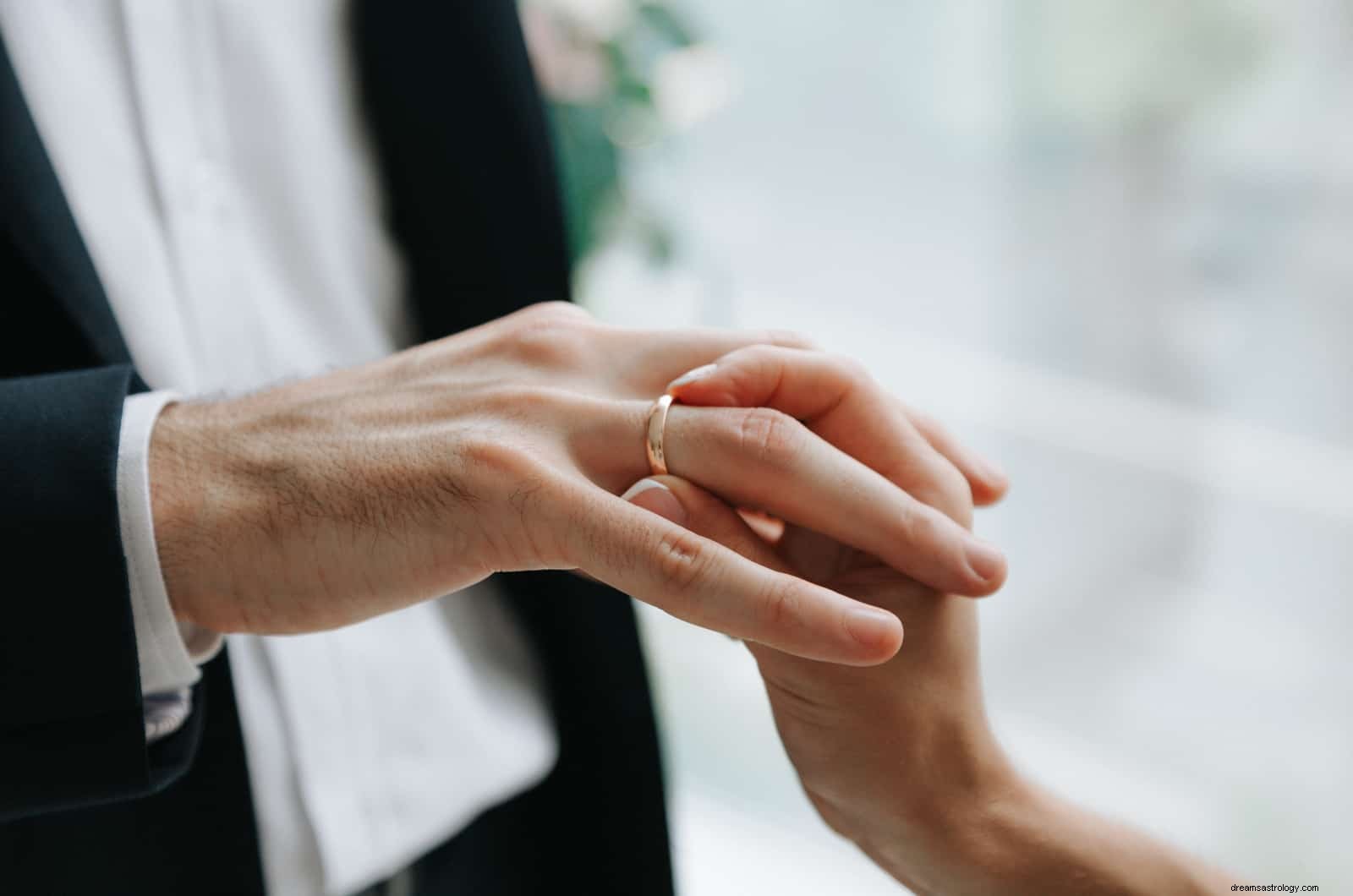 Gemini & Virgo Compatibility: Love, Friendship & Relationship Insights