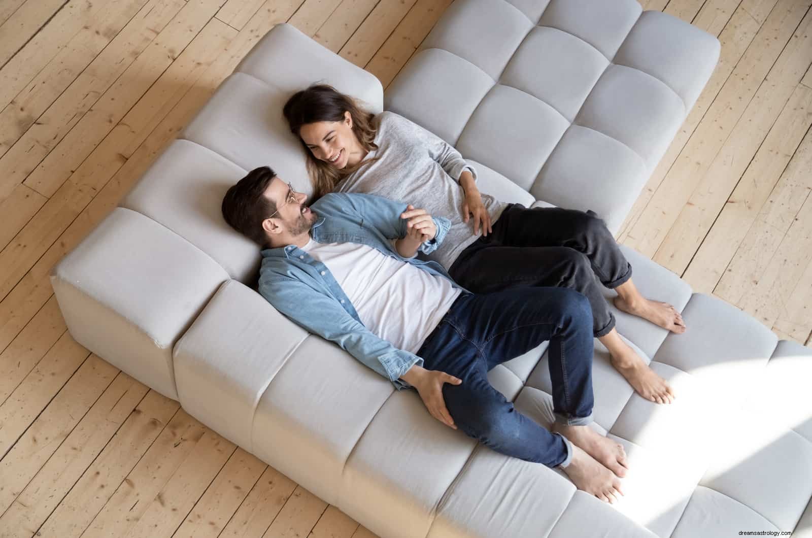 Leo Man & Aries Woman: Understanding the Attraction (13 Reasons)