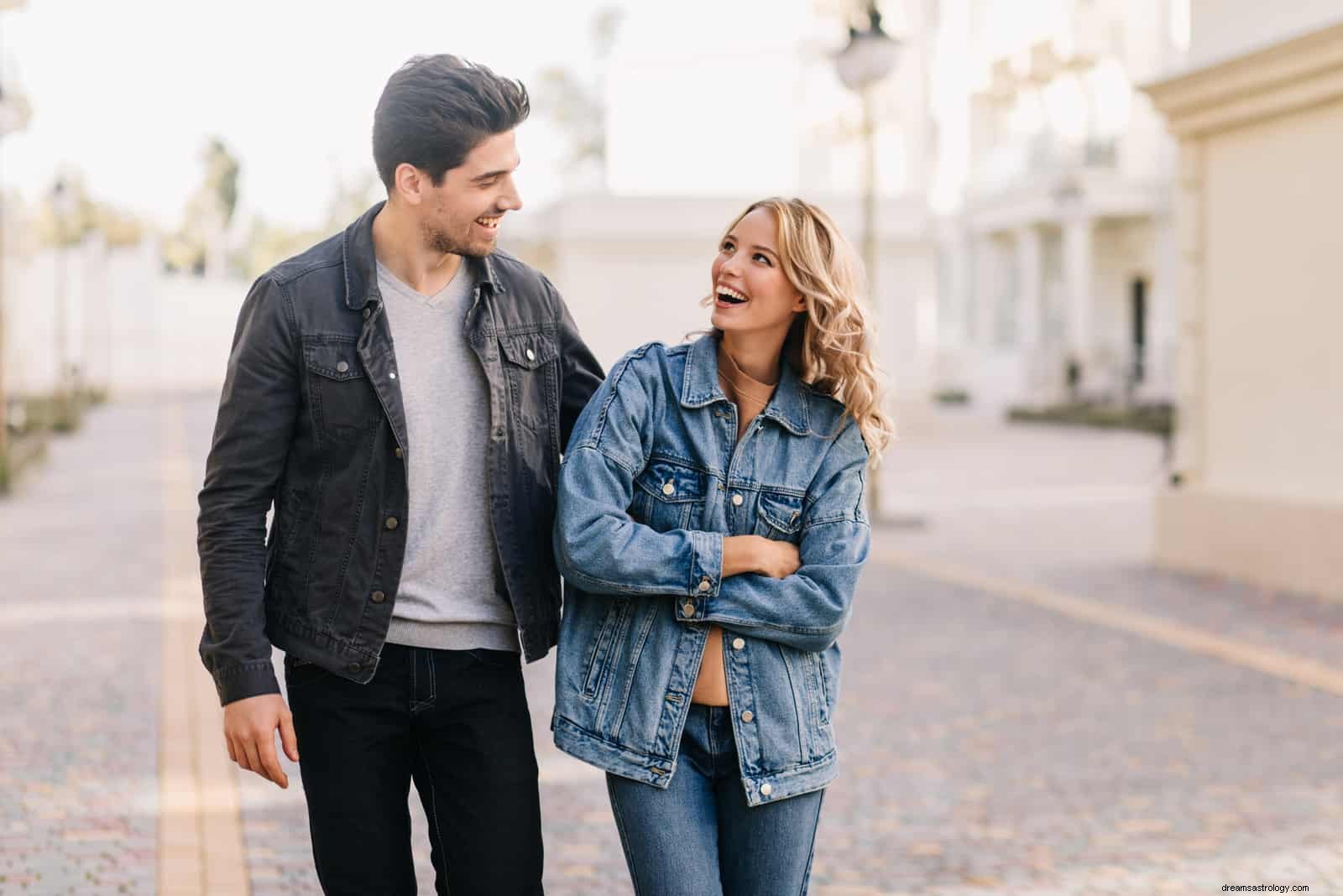 Capricorn Man & Leo Woman: An Unbreakable Connection? | Love Compatibility