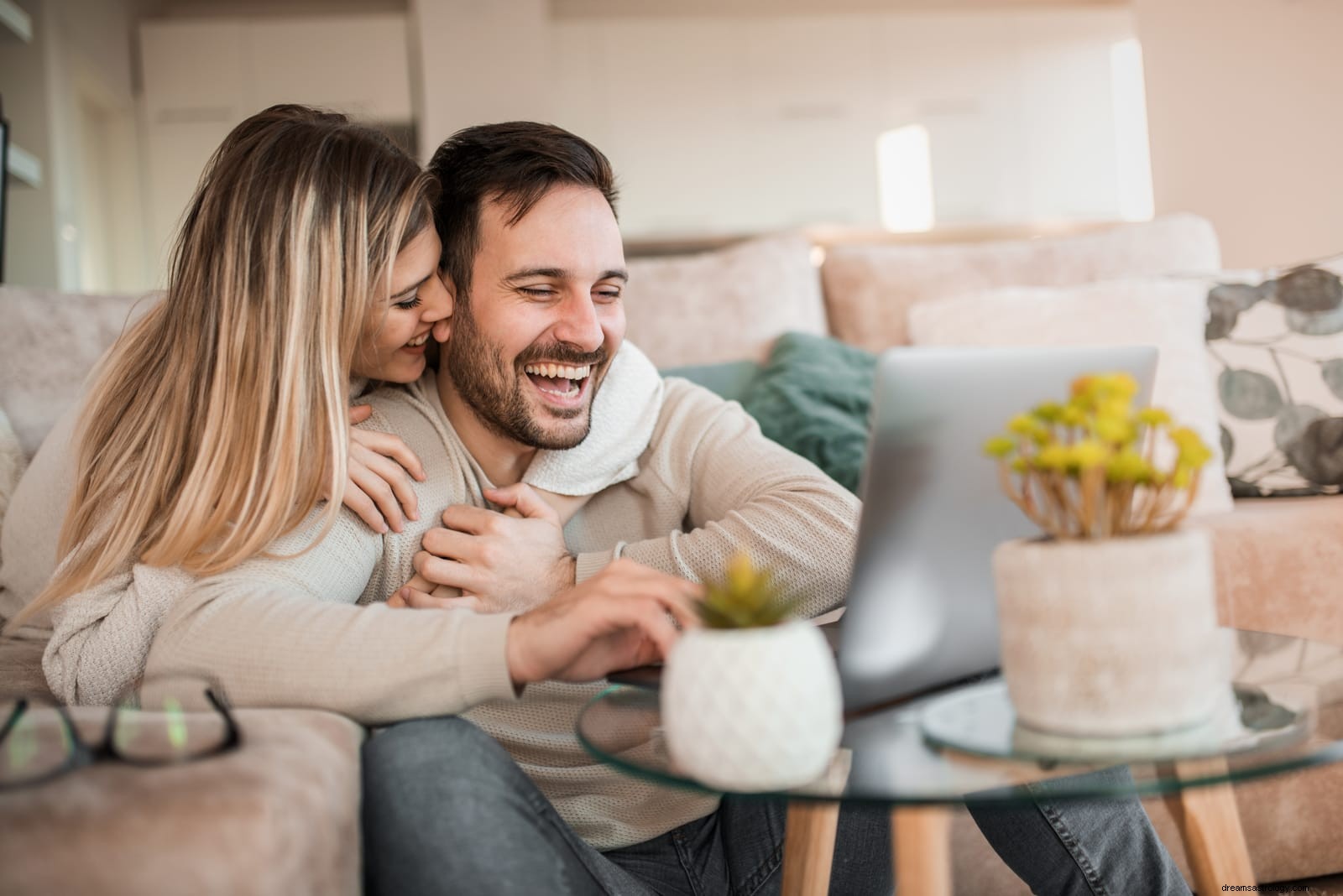 Zodiac Compatibility: Lasting Love & High-Conflict Couples