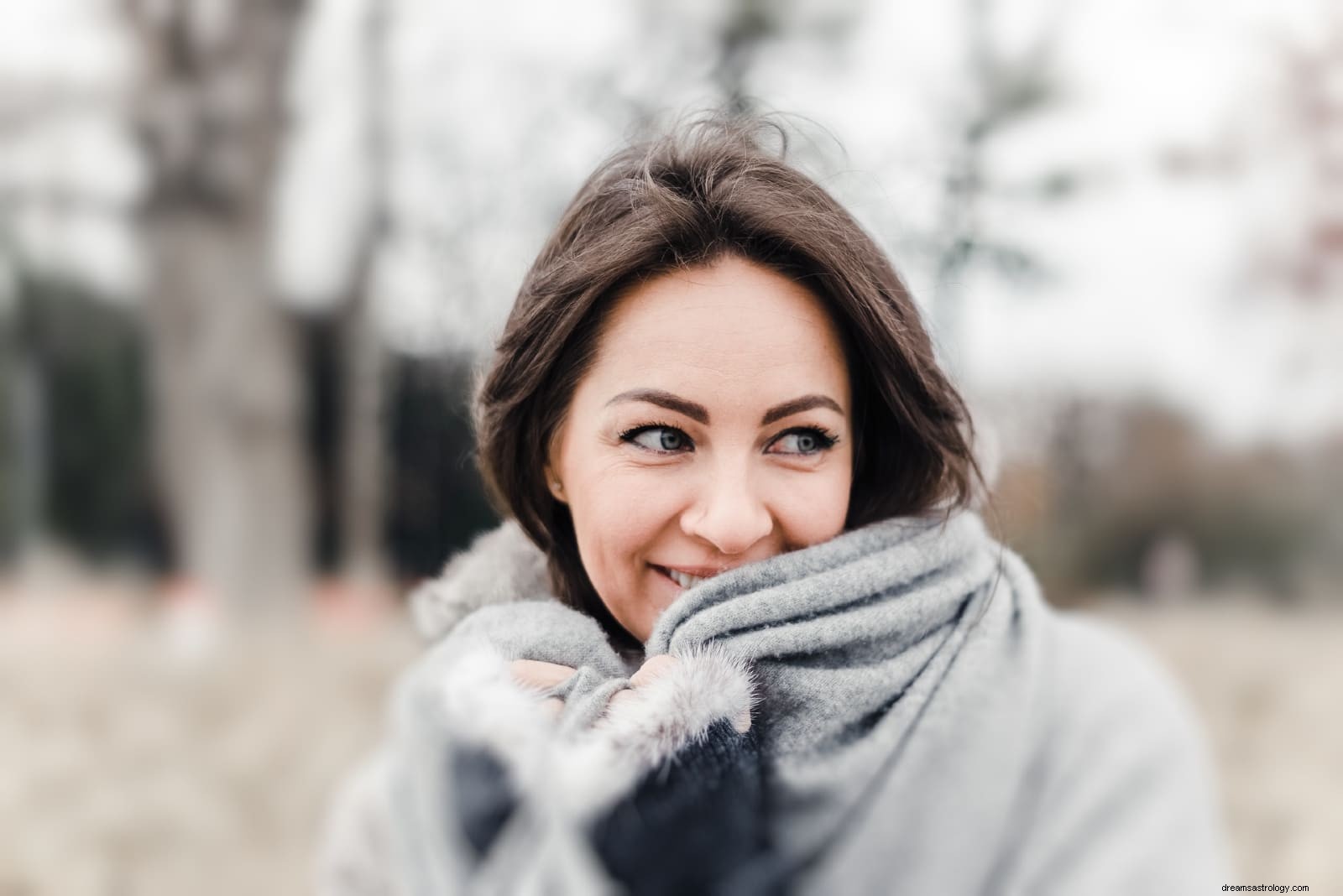 Cold Moon 2023: Zodiac Sign Compatibility & Energetic Shifts