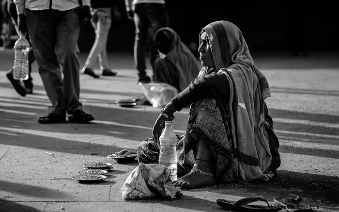 Homelessness in Dreams: Unpacking the Symbolic Meaning