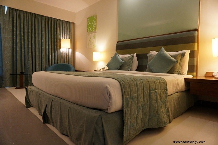 The Symbolic Meaning of Hotels in Dreams: Insights and Interpretation