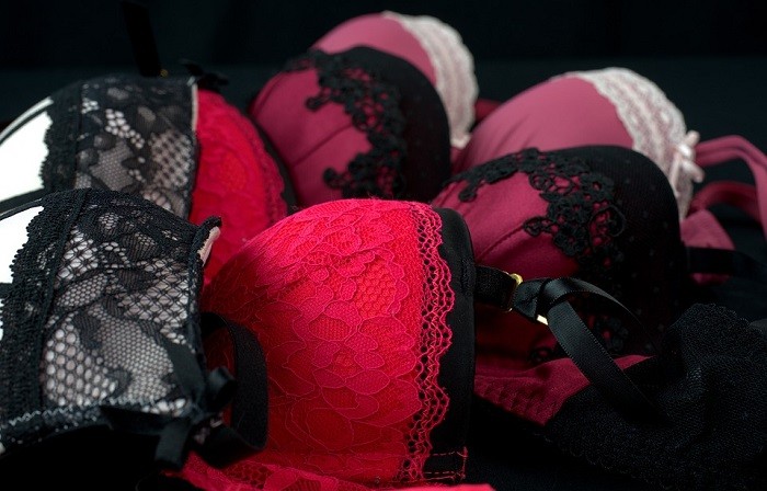 Underwear Dreams: Uncovering Hidden Meanings & Symbolic Insights