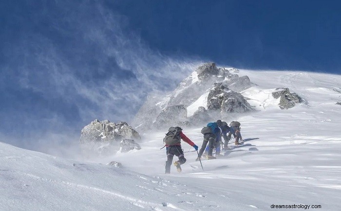 Mountains in Dreams: Unlocking Career Growth and New Beginnings