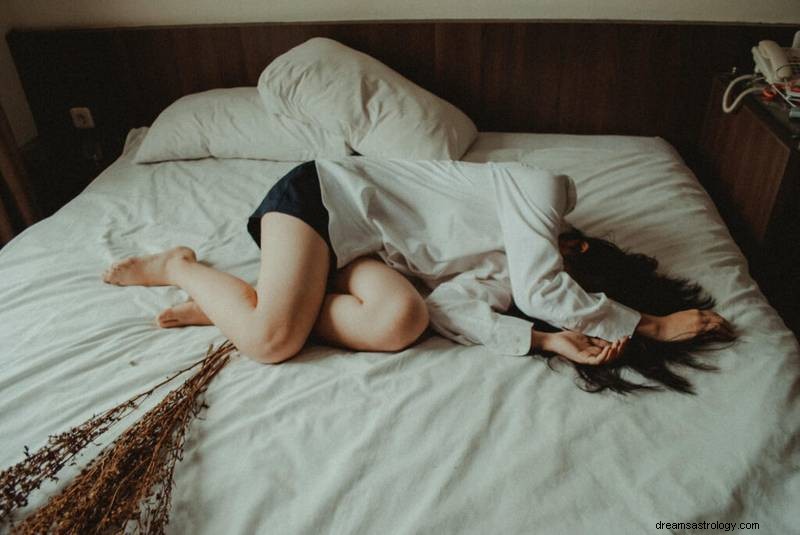 What It Means When You Dream Your Boyfriend Dies – Interpretations & Insights