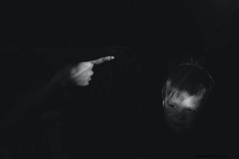 Understanding Inappropriate Dreams About Family: Their Hidden Meanings Explained