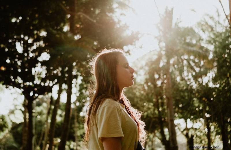 Saturn Sextile Mercury: Sharpen Focus, Enhance Planning, and Make Confident Decisions