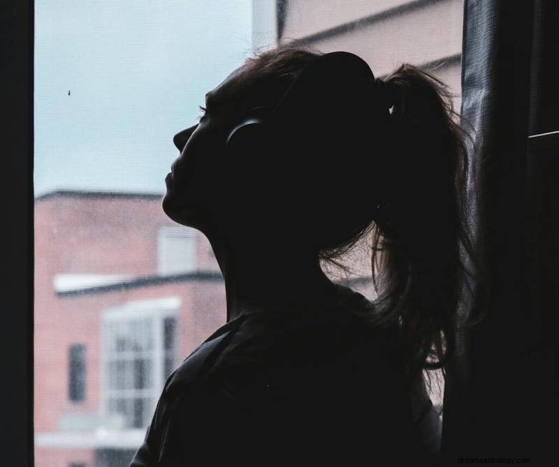 7 Clear Signs a Pisces Man Is Losing Interest—and How to Respond