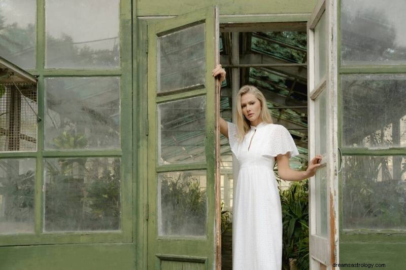 Jupiter in the 4th House: Boosting Family, Home, and Foundations