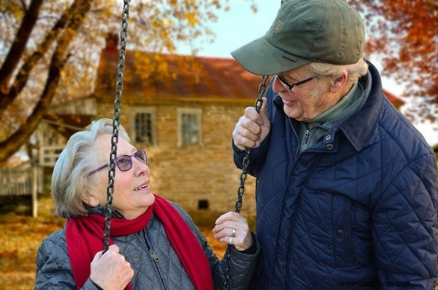 When a Deceased Loved One Appears Alive in Your Dream: What It Signifies
