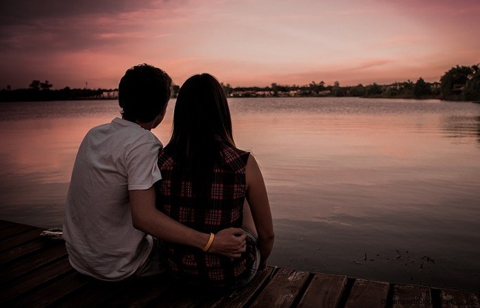 Dreaming of a Girlfriend While Single: Psychological Meaning & Symbolism Explained