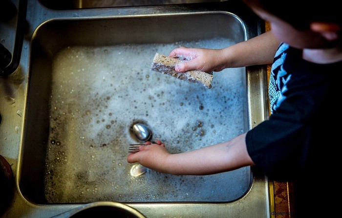 Dreaming About Washing Dishes: Symbolic Insights and Interpretations