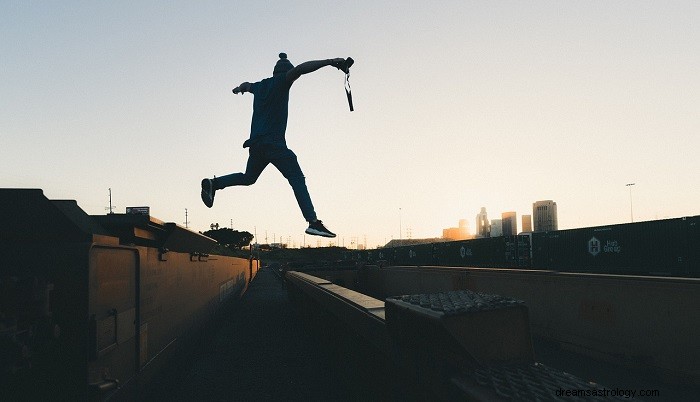 Flying Away from Danger in Dreams: Unlocking Meaning and Symbolic Insight