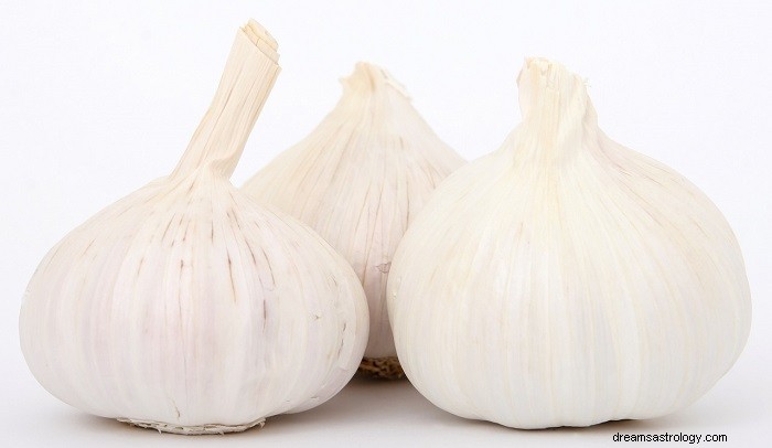 What Garlic Dreams Mean: Symbolism and Interpretation