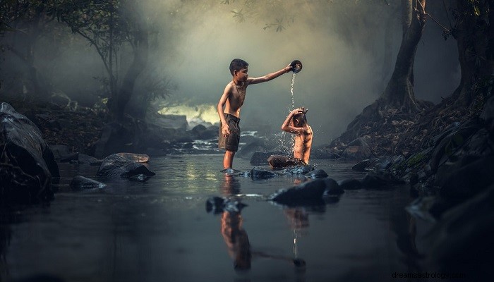 Biblical Insight: What Bathing in a Dream Signifies – Interpretation & Spiritual Meaning