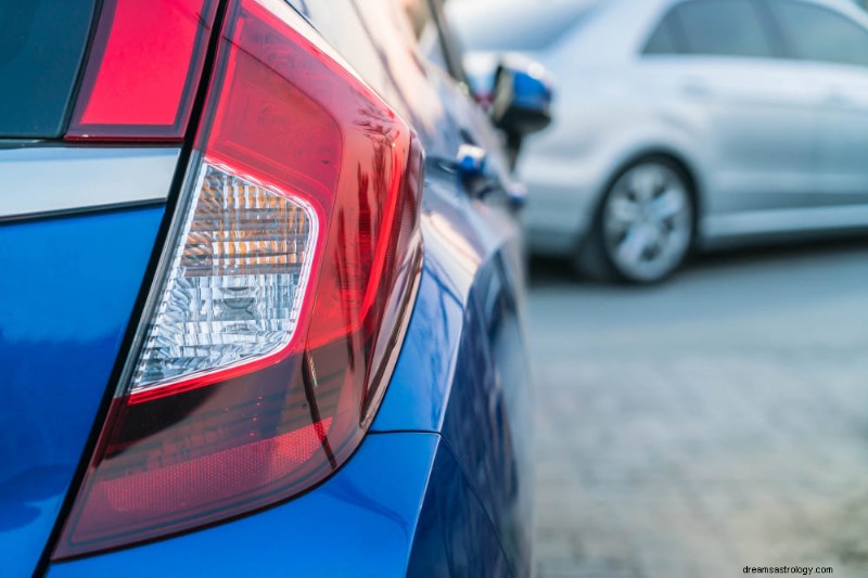 Decoding the Spiritual Significance of a Parked Car in Your Dreams