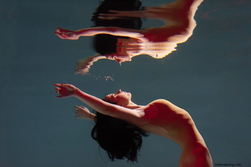7 Key Signs When You Dream of Being Pulled by an Invisible Force
