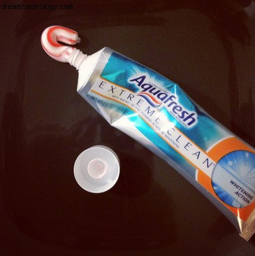 Mercurius retrograde en tandpasta 
