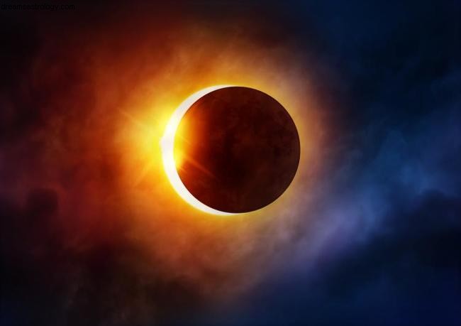 Hva symboliserer solformørkelser? 