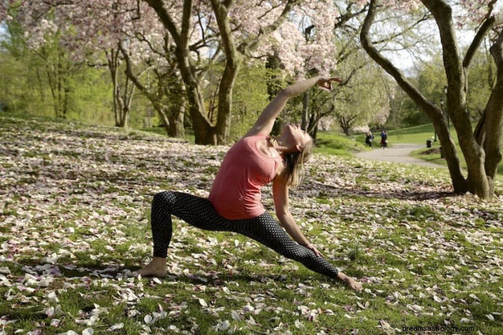 11 Yoga-Posen, um die Kraft des Vollmonds zu nutzen 