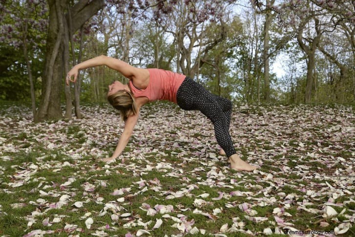 11 jógových pozic k využití síly úplňku 