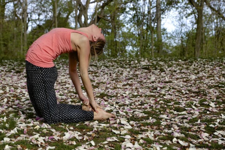 11 Pose Yoga Untuk Memanfaatkan Kekuatan Bulan Purnama 