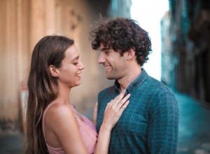 DIESE Sternzeichen werden eifersüchtig, wenn ihr Partner sich einem gesunden Flirt mit anderen hingibt 