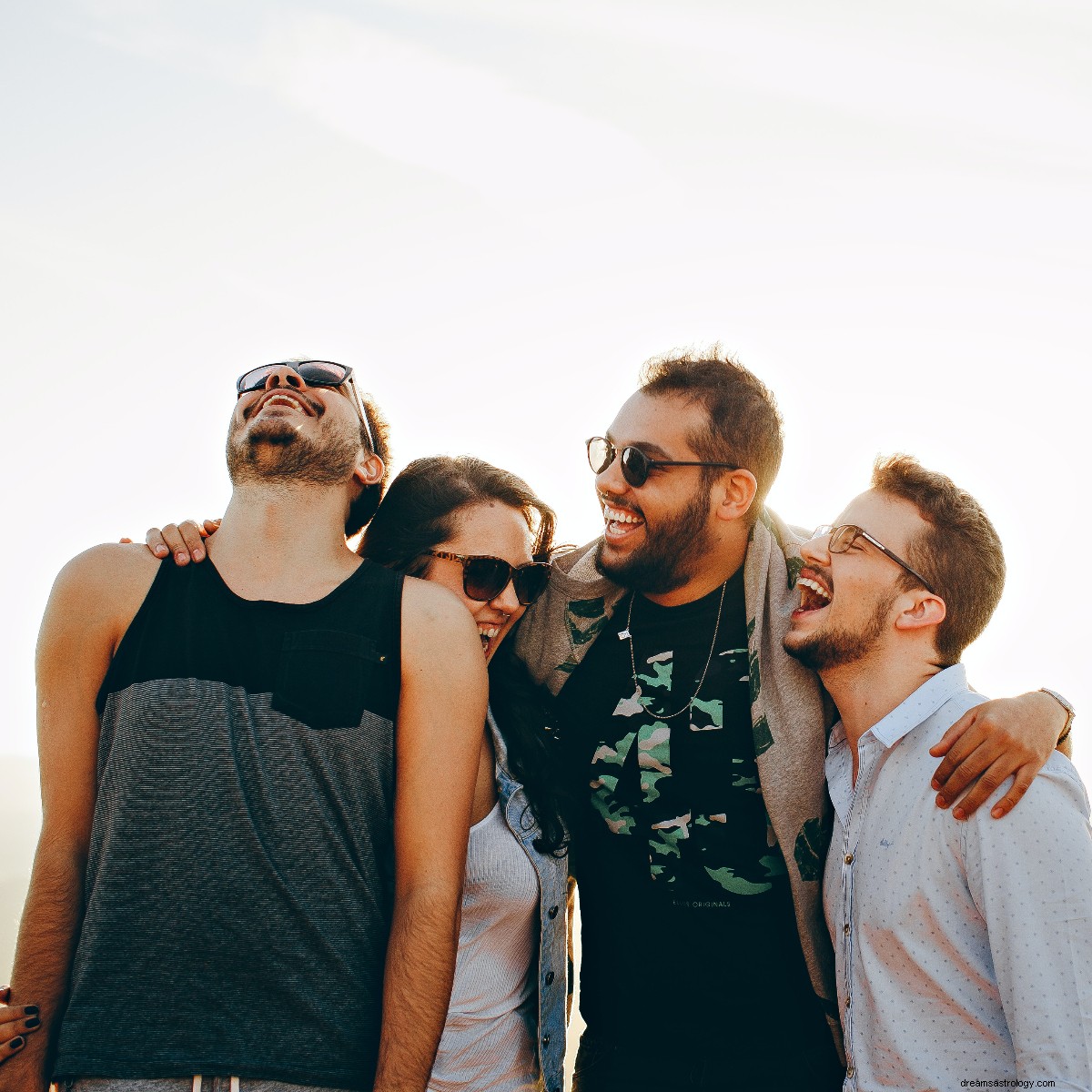 DIT zijn de 5 meest LEUK LIEFDE sterrenbeelden die weten hoe ze plezier moeten hebben 