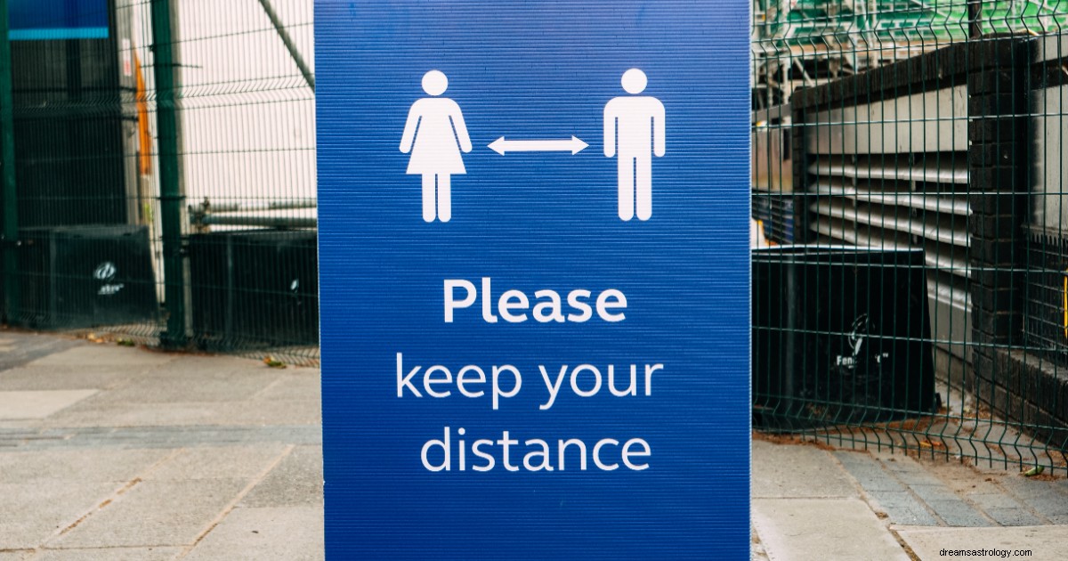 CES signes du zodiaque détestent absolument être touchés et se délectent du maintien de la distance sociale 
