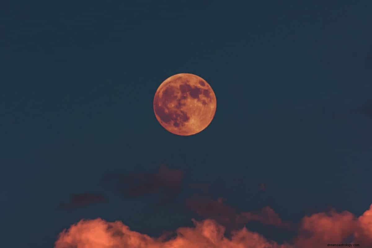 In che modo la luna piena dello storione di agosto ti influenzerà 