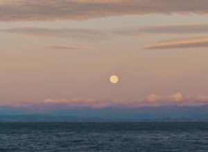 La Luna Llena de Gusano en Libra quiere que encuentres el equilibrio 