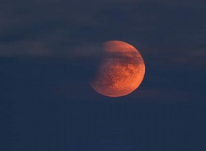 おうし座の11月の満月は珍しい血の月になります 