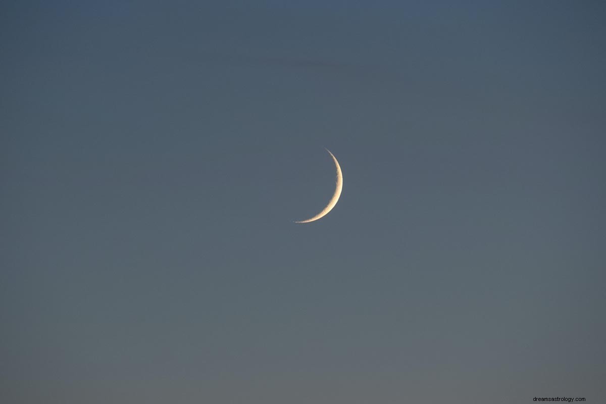 De Nieuwe Maan in Weegschaal van oktober is hier om je te helpen balans te vinden 