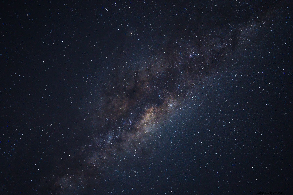 Marte y Saturno están trayendo el caos a medida que comienza su tránsito por Acuario 