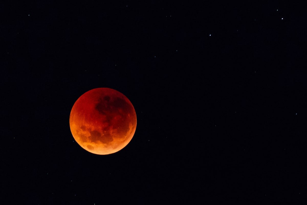 Bulan darah bunga super minggu ini akan mendatangkan malapetaka di bidang komunikasi kita 