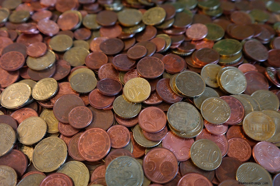 Vad betyder det att drömma om kopparpengar eller mynt? 