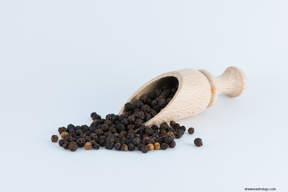 Zwarte peper in een droom - Betekenis en symboliek 