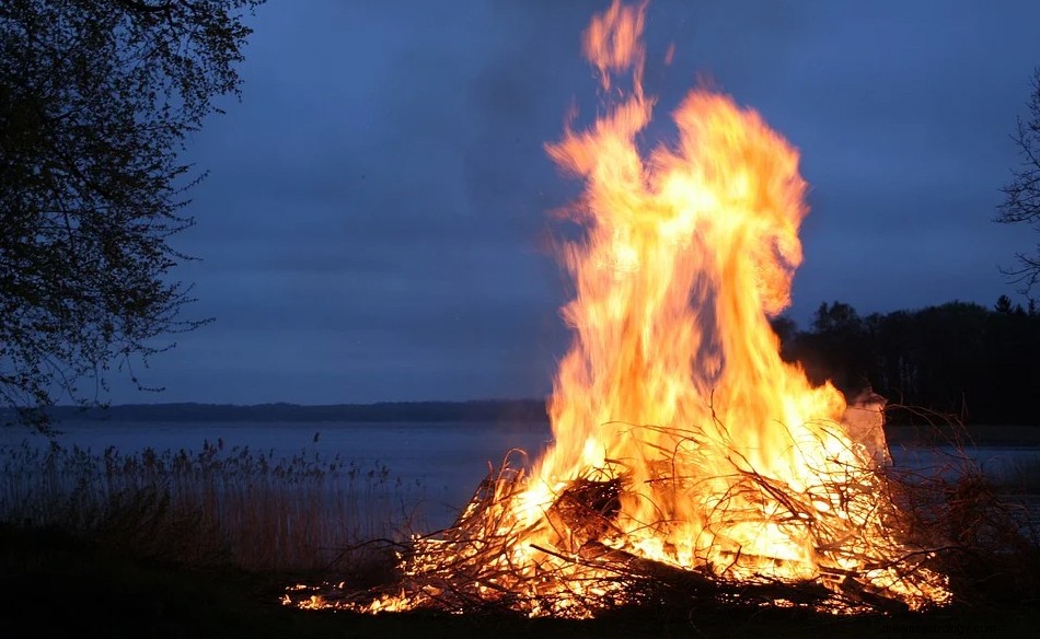 Terbakar – Arti Mimpi dan Tafsirnya 