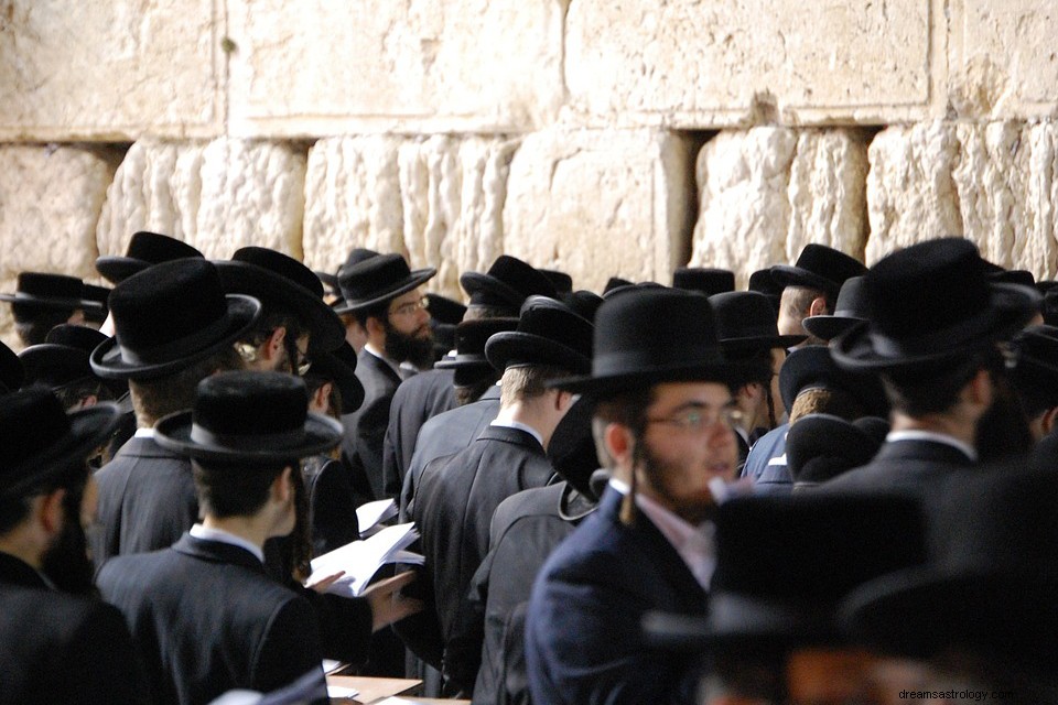 Att drömma om judar – mening och symbolik 