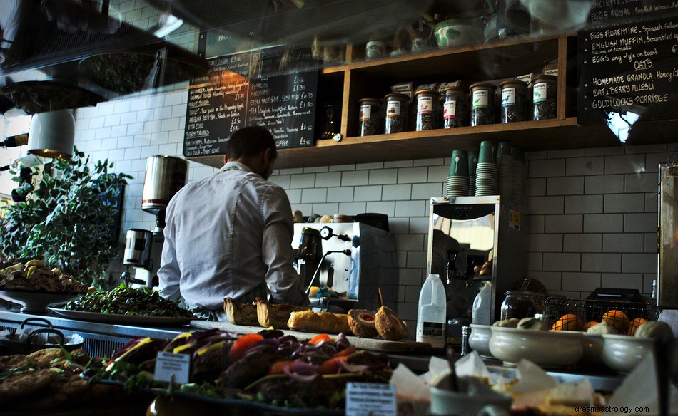 Barista:significato e interpretazione del sogno 