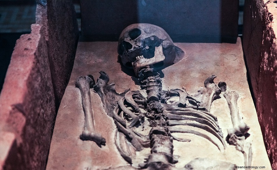 Att drömma om skelett – mening och symbolik 
