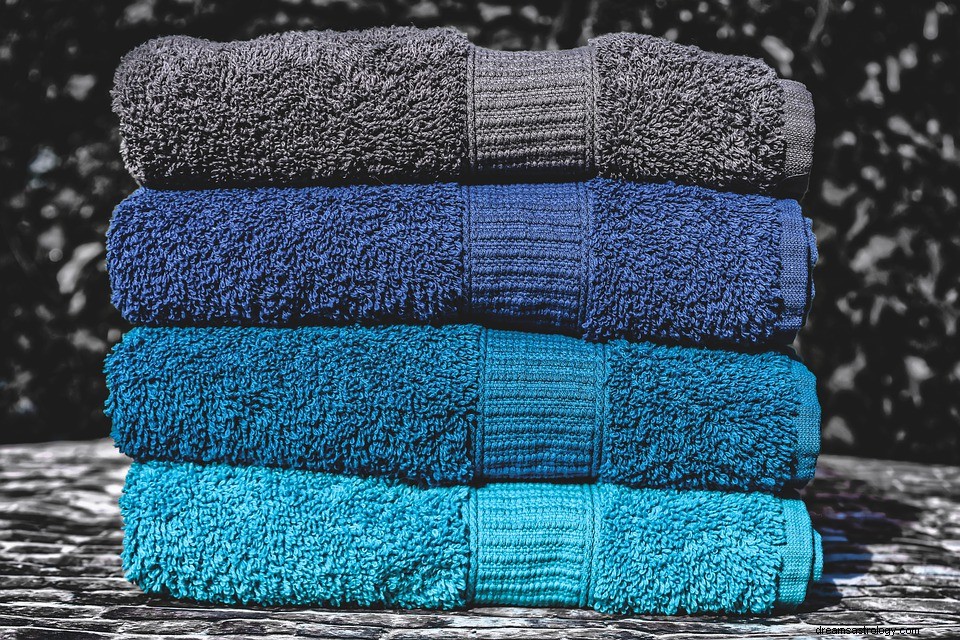Hva betyr det å drømme om et håndkle? 