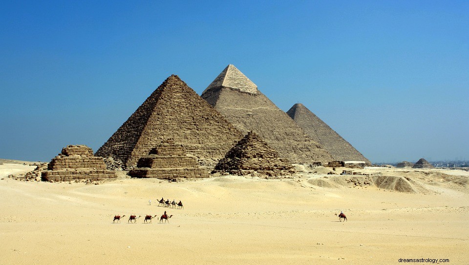 Pyramide i en drøm – betydning og symbolik 