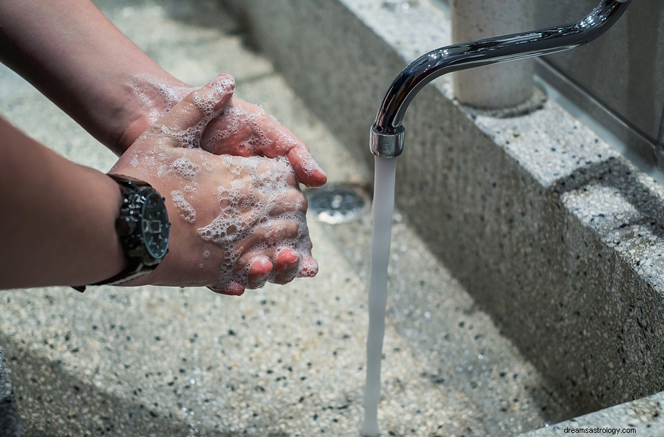 Dromen over iets wassen - betekenis en symboliek 