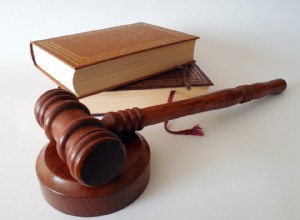 Vad betyder det att drömma om en domare? 