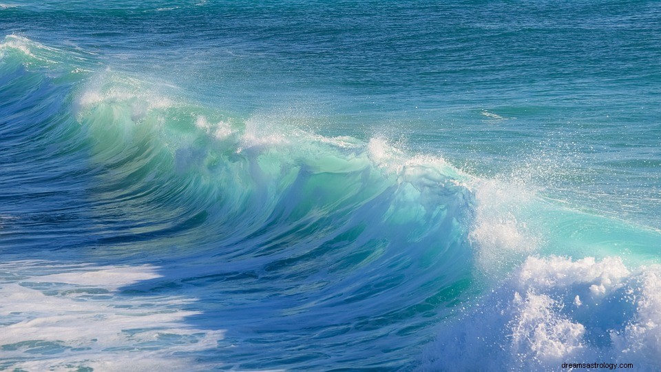 Wellen in einem Traum – Bedeutung und Erklärung 