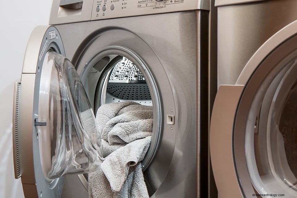 夢の中の洗濯–意味と象徴性 