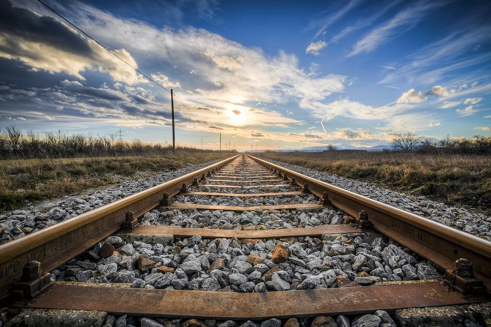 Spoorweg in een droom - betekenis en symboliek 