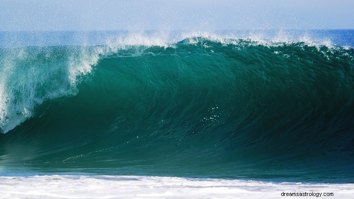 Soñar con Olas Grandes – Interpretación y Significado 